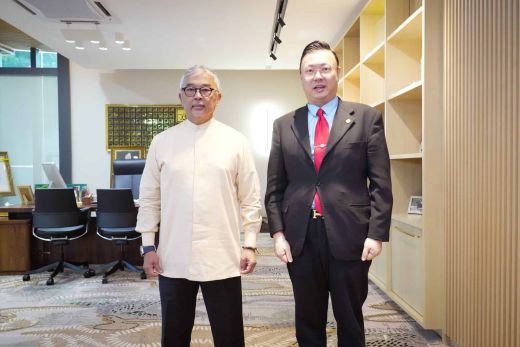 Menjunjung kasih di atas limpah kurnia Kebawah Duli Yang Maha Mulia Seri Paduka Baginda Yang di
